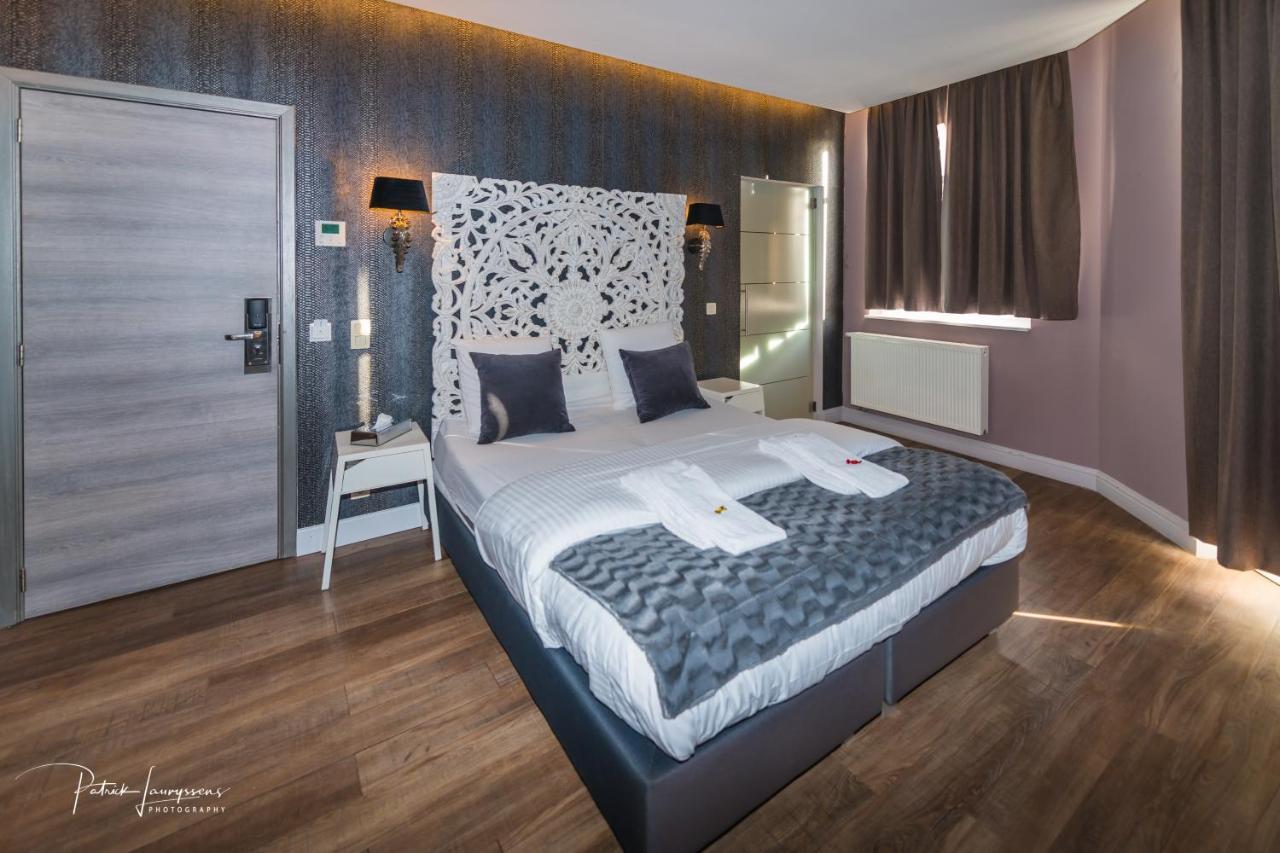 Deluxe Double Room Bath
